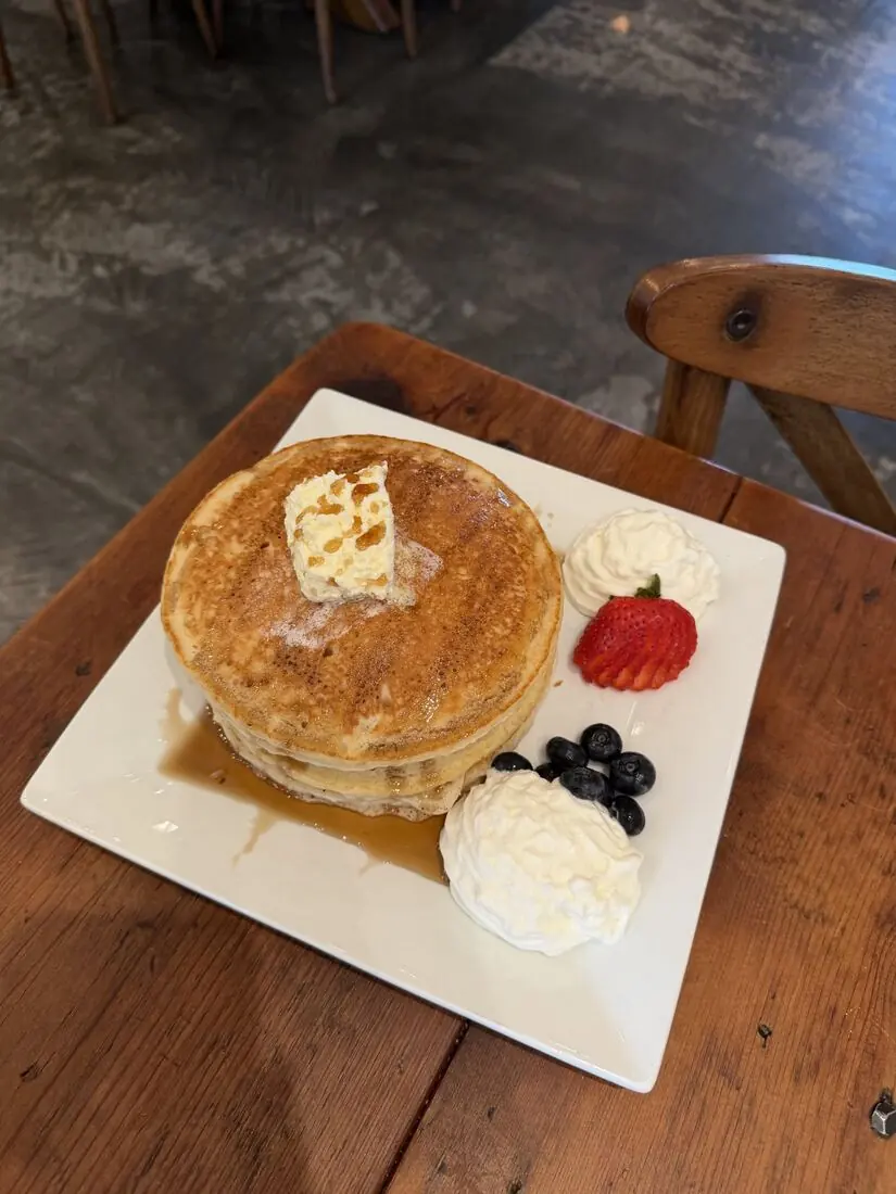 Buttermilk pancakes with berries